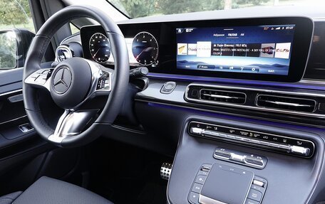 Mercedes-Benz V-Класс, 2024 год, 9 300 000 рублей, 22 фотография