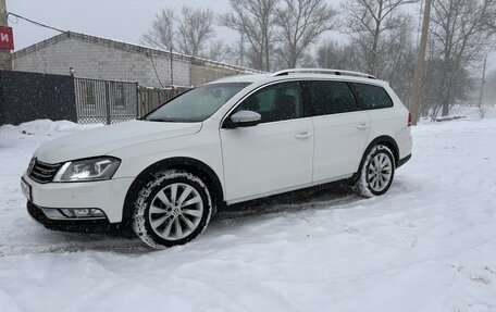 Volkswagen Passat B7, 2013 год, 1 450 000 рублей, 2 фотография