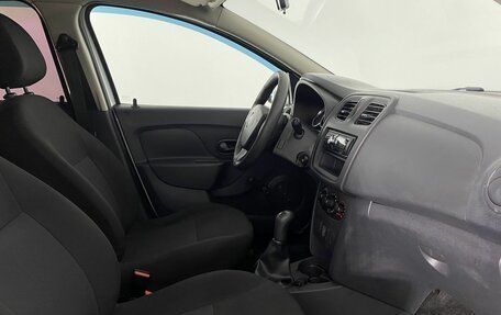 Renault Logan II, 2018 год, 699 000 рублей, 5 фотография