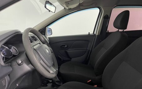 Renault Logan II, 2018 год, 699 000 рублей, 4 фотография