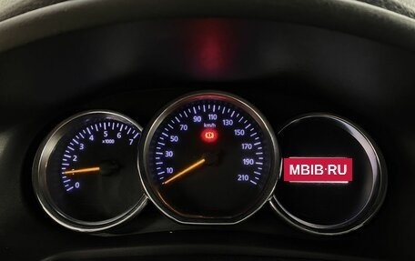 Renault Logan II, 2018 год, 699 000 рублей, 7 фотография