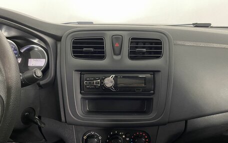 Renault Logan II, 2018 год, 699 000 рублей, 10 фотография