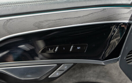 Audi A8, 2018 год, 5 390 000 рублей, 30 фотография