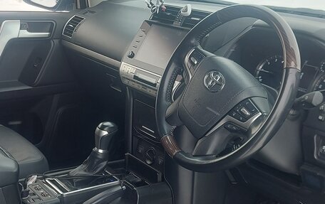 Toyota Land Cruiser Prado 150 рестайлинг 2, 2020 год, 5 000 000 рублей, 7 фотография