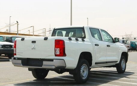 Mitsubishi L200, 2025 год, 5 990 000 рублей, 8 фотография