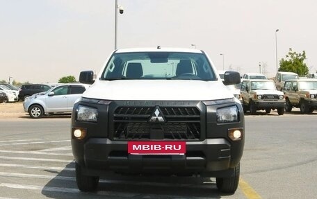 Mitsubishi L200, 2025 год, 5 990 000 рублей, 6 фотография