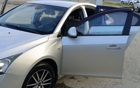 Chevrolet Cruze II, 2011 год, 550 000 рублей, 8 фотография