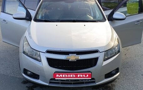 Chevrolet Cruze II, 2011 год, 550 000 рублей, 9 фотография