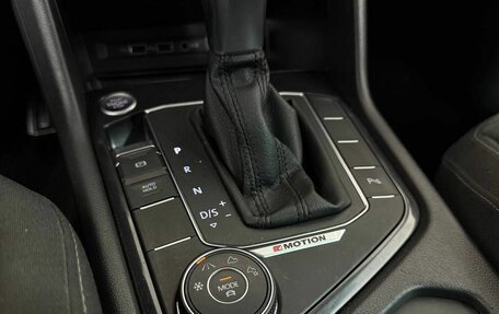 Volkswagen Tiguan II, 2017 год, 2 350 000 рублей, 19 фотография