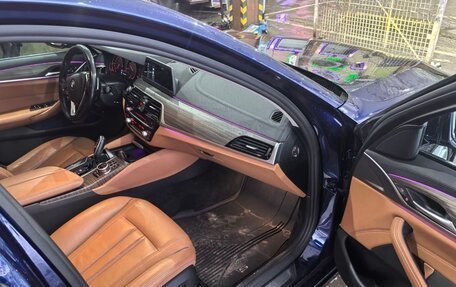 BMW 5 серия, 2017 год, 2 400 000 рублей, 14 фотография