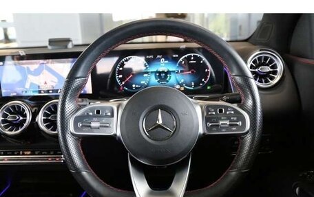 Mercedes-Benz GLB, 2022 год, 2 990 000 рублей, 7 фотография