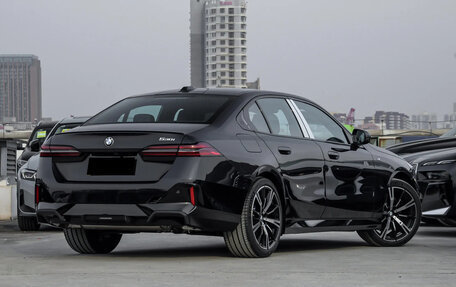 BMW 5 серия, 2024 год, 8 820 000 рублей, 7 фотография