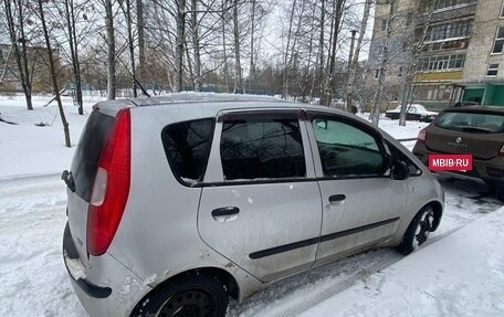 Mitsubishi Colt VI рестайлинг, 2004 год, 380 000 рублей, 3 фотография
