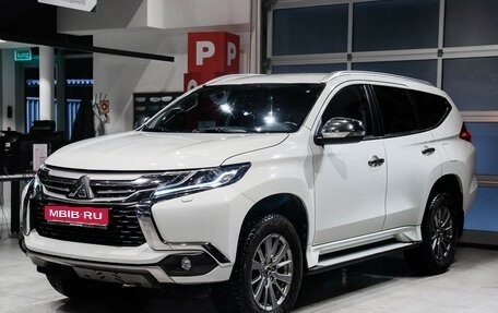 Mitsubishi Pajero Sport III рестайлинг, 2017 год, 3 500 000 рублей, 1 фотография