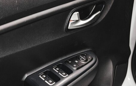 KIA Rio IV, 2021 год, 1 800 000 рублей, 24 фотография