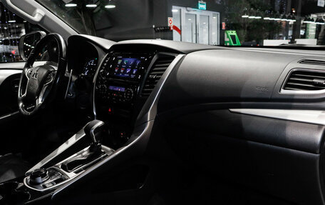 Mitsubishi Pajero Sport III рестайлинг, 2017 год, 3 500 000 рублей, 7 фотография