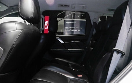 Mitsubishi Pajero Sport III рестайлинг, 2017 год, 3 500 000 рублей, 8 фотография