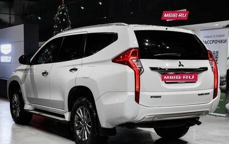 Mitsubishi Pajero Sport III рестайлинг, 2017 год, 3 500 000 рублей, 6 фотография