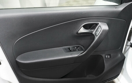 Volkswagen Polo VI (EU Market), 2015 год, 788 000 рублей, 13 фотография