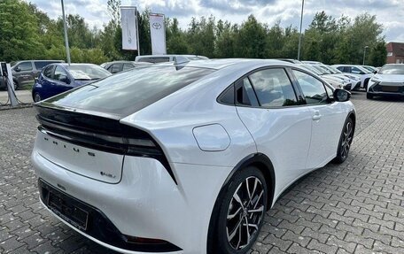Toyota Prius IV XW50, 2024 год, 4 470 000 рублей, 6 фотография