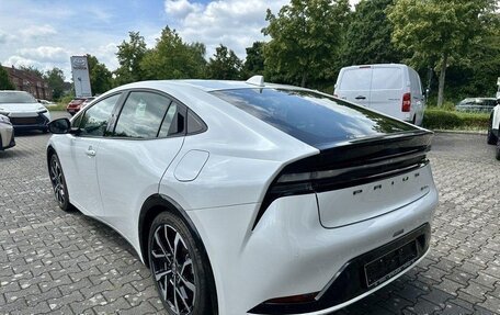 Toyota Prius IV XW50, 2024 год, 4 470 000 рублей, 4 фотография