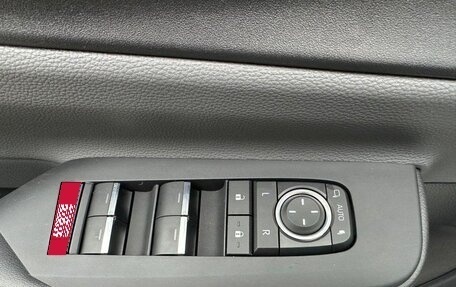 Toyota Prius IV XW50, 2024 год, 4 470 000 рублей, 9 фотография