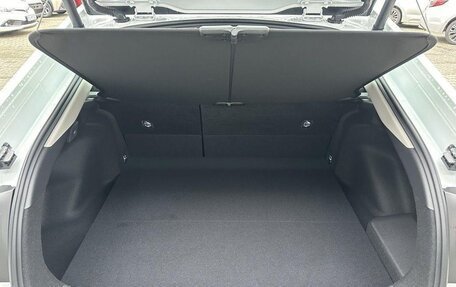 Toyota Prius IV XW50, 2024 год, 4 470 000 рублей, 16 фотография