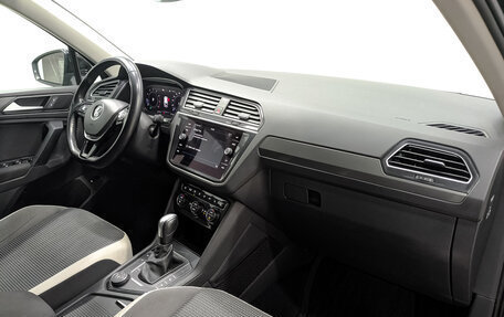 Volkswagen Tiguan II, 2020 год, 2 890 000 рублей, 13 фотография