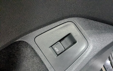 Volkswagen Tiguan II, 2020 год, 2 890 000 рублей, 25 фотография