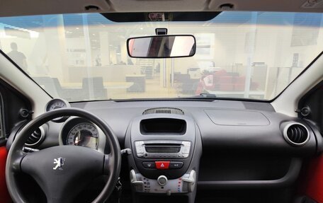 Peugeot 107 I рестайлинг, 2011 год, 470 000 рублей, 17 фотография