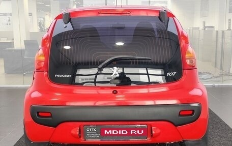 Peugeot 107 I рестайлинг, 2011 год, 470 000 рублей, 7 фотография