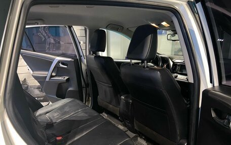 Toyota RAV4, 2017 год, 2 650 000 рублей, 11 фотография