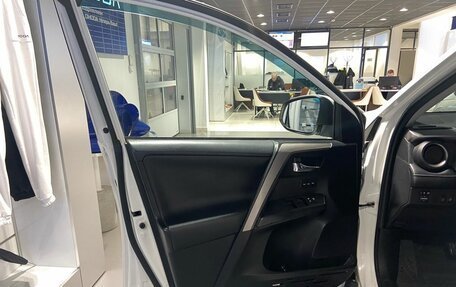 Toyota RAV4, 2017 год, 2 650 000 рублей, 15 фотография