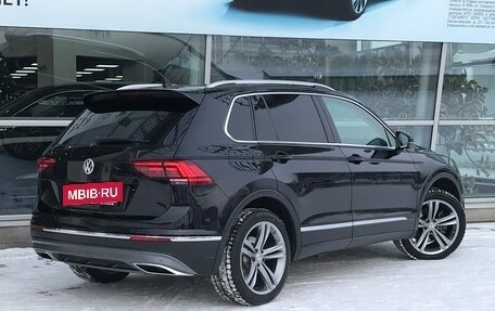 Volkswagen Tiguan II, 2018 год, 2 890 000 рублей, 3 фотография