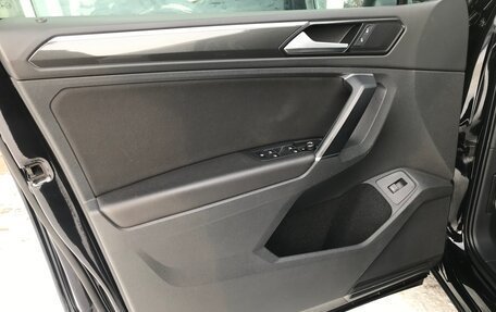 Volkswagen Tiguan II, 2018 год, 2 890 000 рублей, 23 фотография