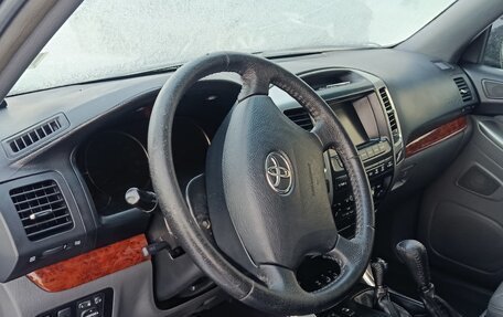 Toyota Land Cruiser Prado 120 рестайлинг, 2007 год, 2 200 000 рублей, 2 фотография