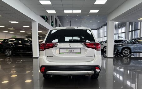 Mitsubishi Outlander III рестайлинг 3, 2016 год, 1 395 000 рублей, 4 фотография