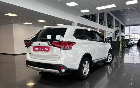 Mitsubishi Outlander III рестайлинг 3, 2016 год, 1 395 000 рублей, 2 фотография