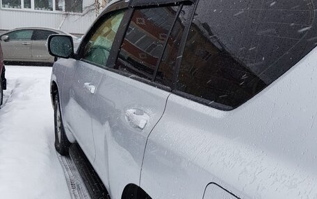 Toyota Land Cruiser Prado 150 рестайлинг 2, 2013 год, 2 700 000 рублей, 6 фотография