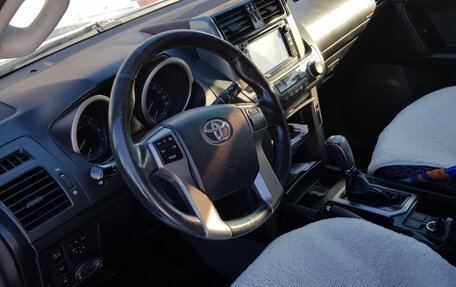 Toyota Land Cruiser Prado 150 рестайлинг 2, 2013 год, 2 700 000 рублей, 7 фотография