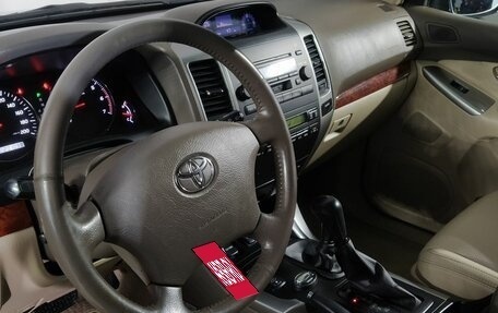 Toyota Land Cruiser Prado 120 рестайлинг, 2005 год, 2 159 000 рублей, 7 фотография