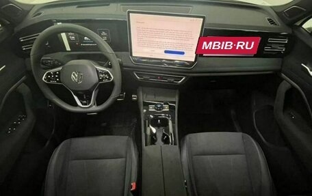 Volkswagen Tiguan II, 2025 год, 4 929 000 рублей, 10 фотография