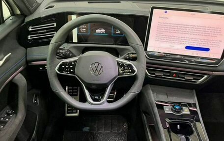 Volkswagen Tiguan II, 2025 год, 4 929 000 рублей, 15 фотография