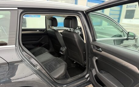 Volkswagen Passat B8 рестайлинг, 2018 год, 2 050 000 рублей, 31 фотография