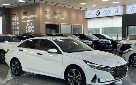 Hyundai Elantra, 2022 год, 1 480 000 рублей, 2 фотография