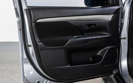 Mitsubishi Outlander III рестайлинг 3, 2012 год, 1 330 000 рублей, 10 фотография