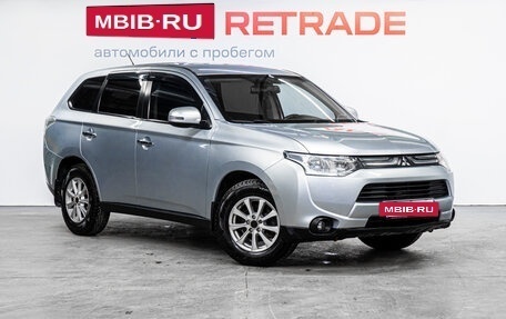 Mitsubishi Outlander III рестайлинг 3, 2012 год, 1 330 000 рублей, 2 фотография