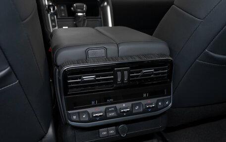 Toyota Land Cruiser, 2025 год, 15 500 000 рублей, 14 фотография