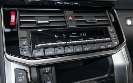 Toyota Land Cruiser, 2025 год, 15 500 000 рублей, 25 фотография