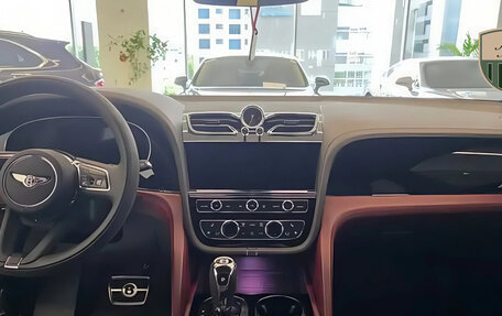 Bentley Bentayga I, 2022 год, 23 130 000 рублей, 2 фотография